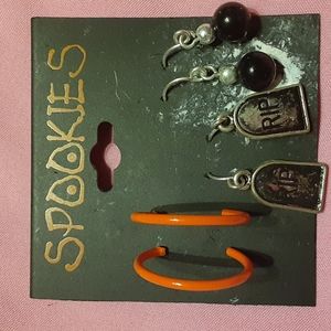 🌹Spookies new on card earrings 🎃 Halloween